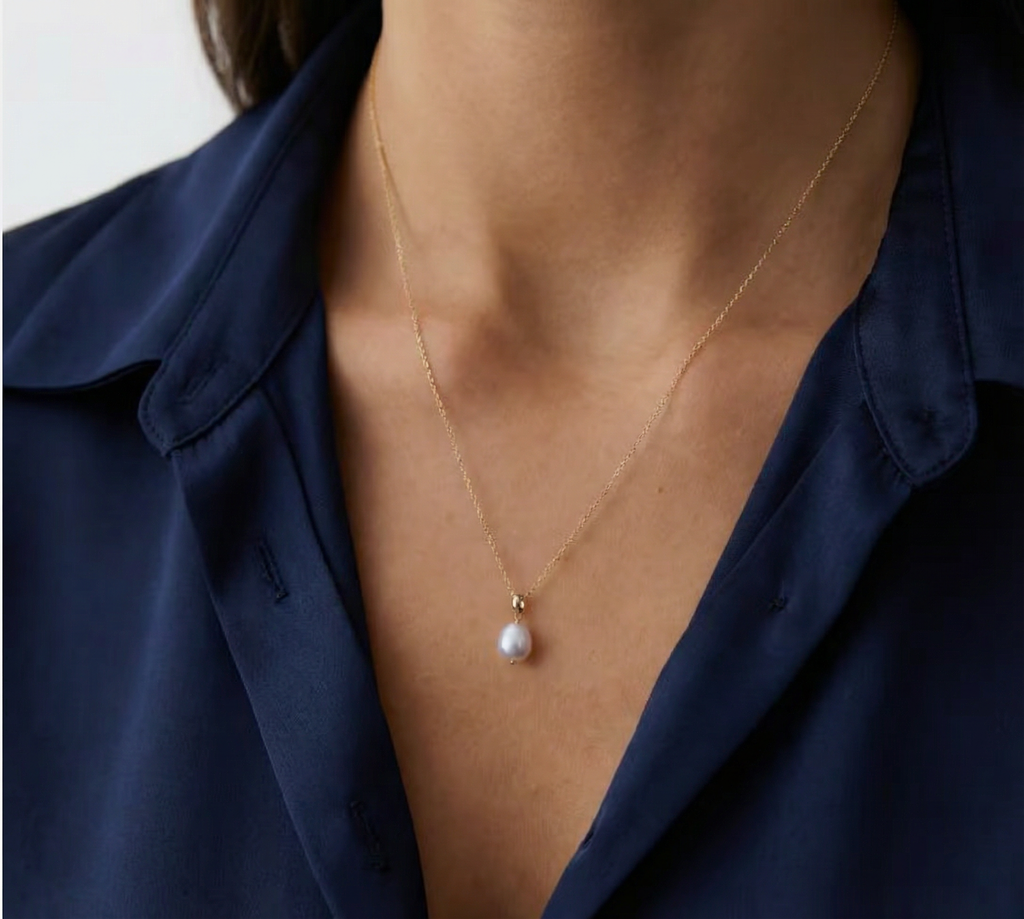 Parure Aube – Collier & boucles en perles d’eau douce baroques, argent 925 doré or 14K