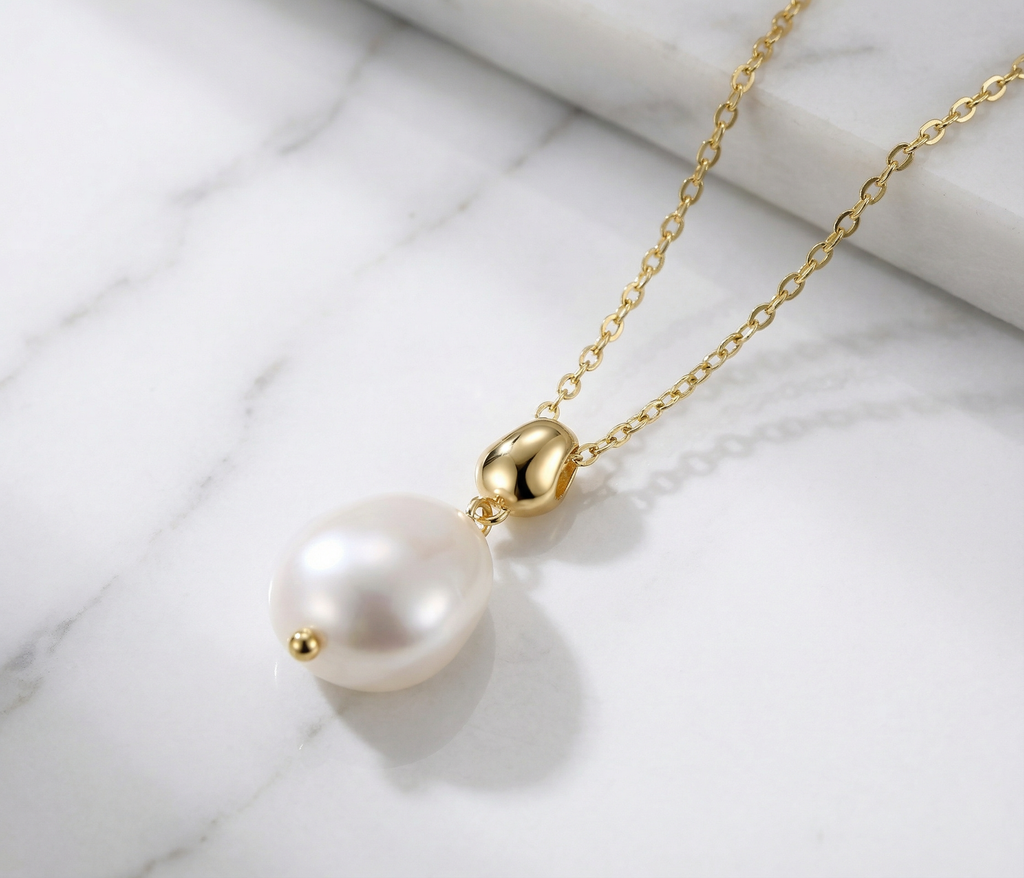 Parure Aube – Collier & boucles en perles d’eau douce baroques, argent 925 doré or 14K